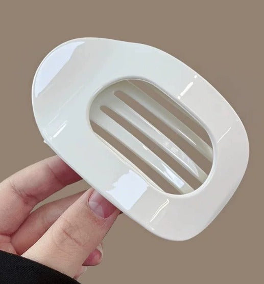 Luneya – Minimalist Flat Hair Clips for Everyday Elegance