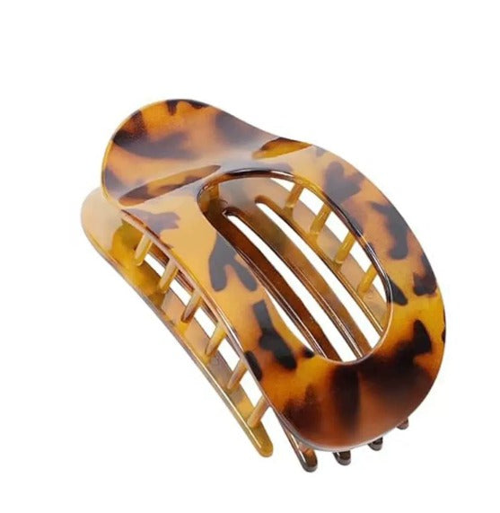 Luneya – Minimalist Flat Hair Clips for Everyday Elegance