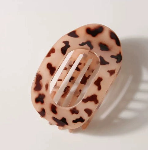 Luneya – Minimalist Flat Hair Clips for Everyday Elegance